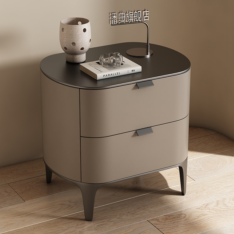 Comodini di Lusso in Pelle Mic - Solid Wood Nightstand 2 Drawers recensione e prezzo